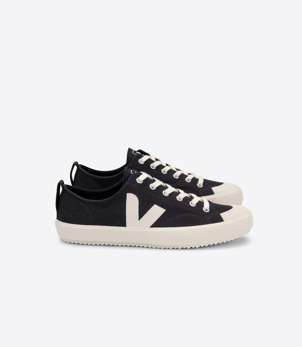 Sapatilhas Veja Nova Canvas Feminino Pretas | HJ8970236