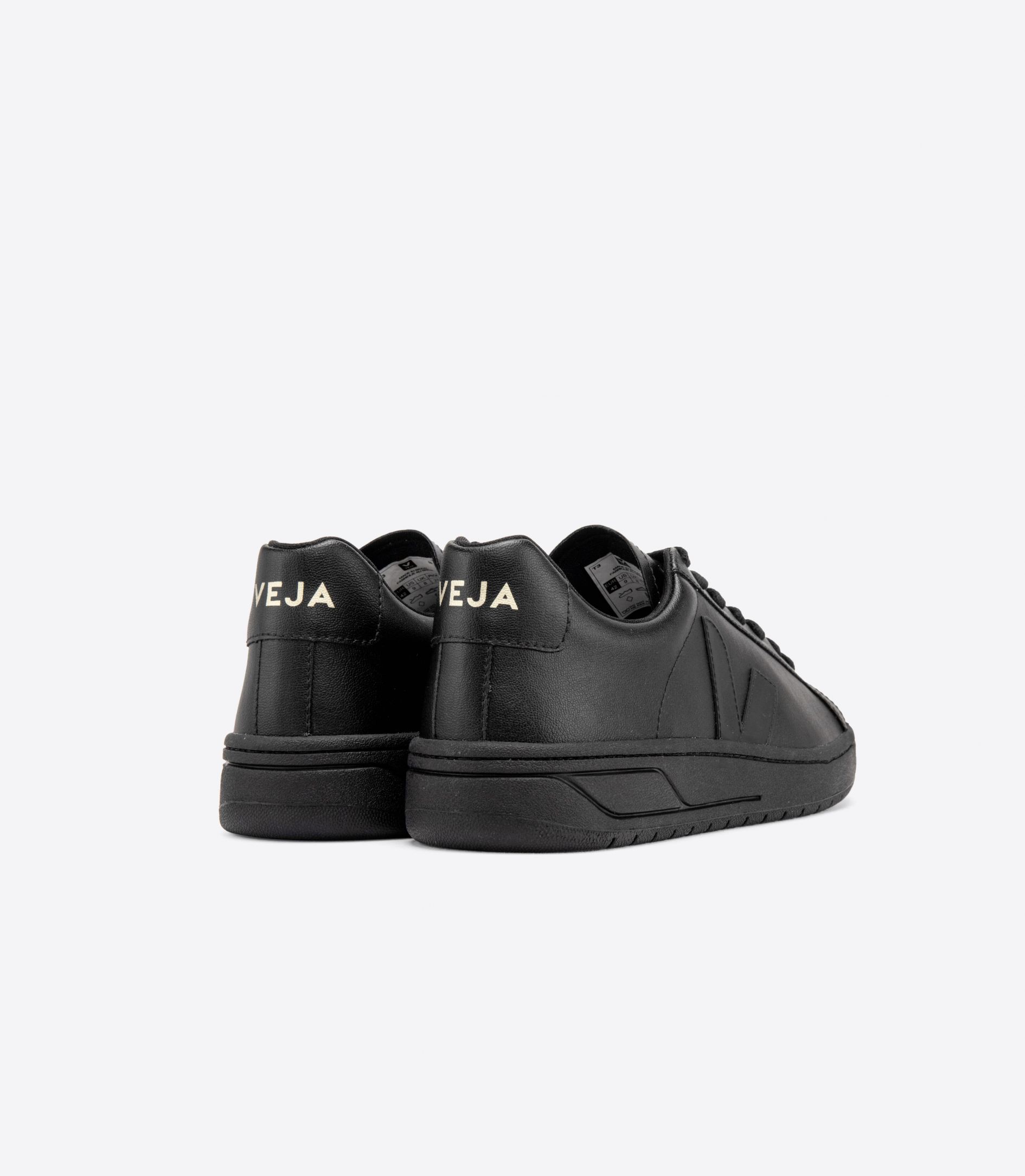 Sapatilhas Veja Urca Cwl Feminino Pretas | FW6845032